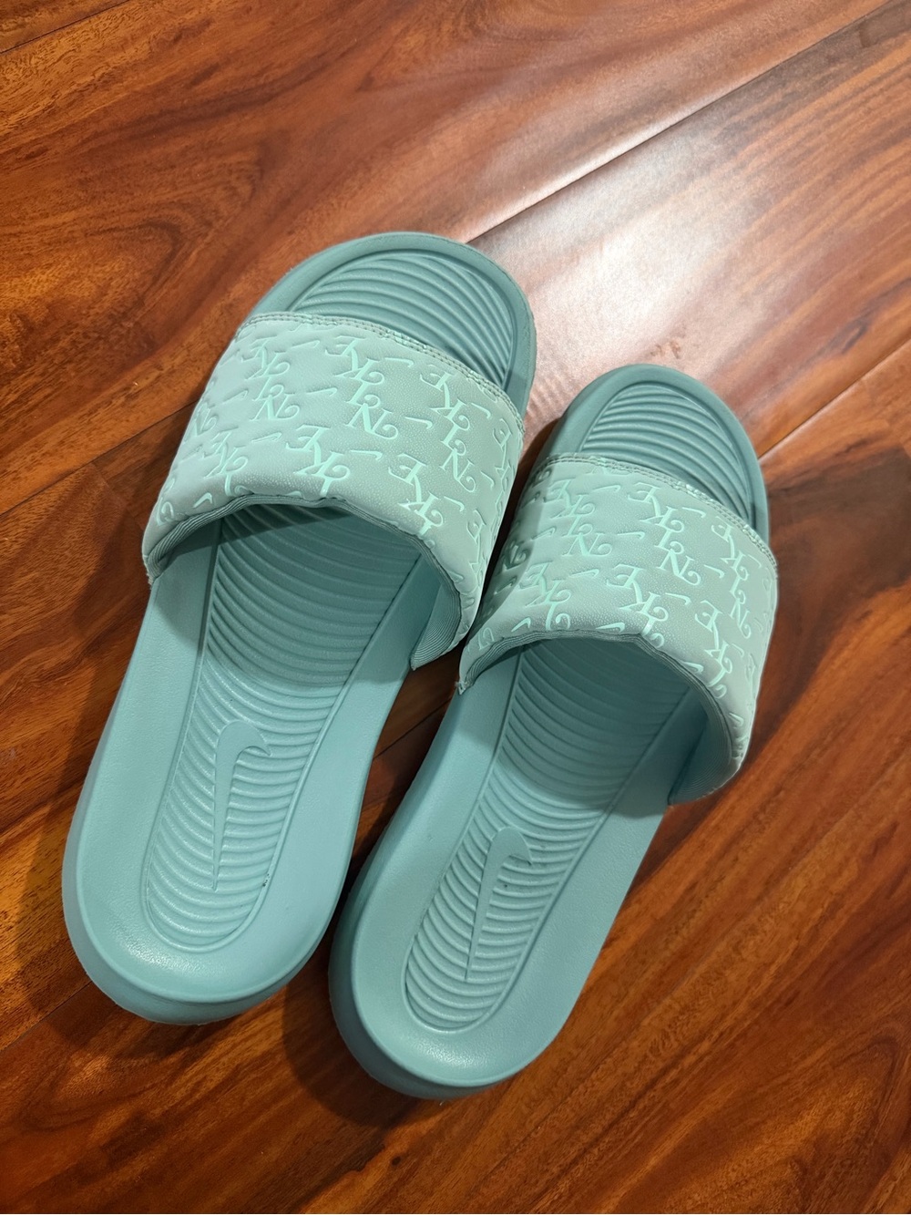 Nike Slides Mint Green Women’s Size 9